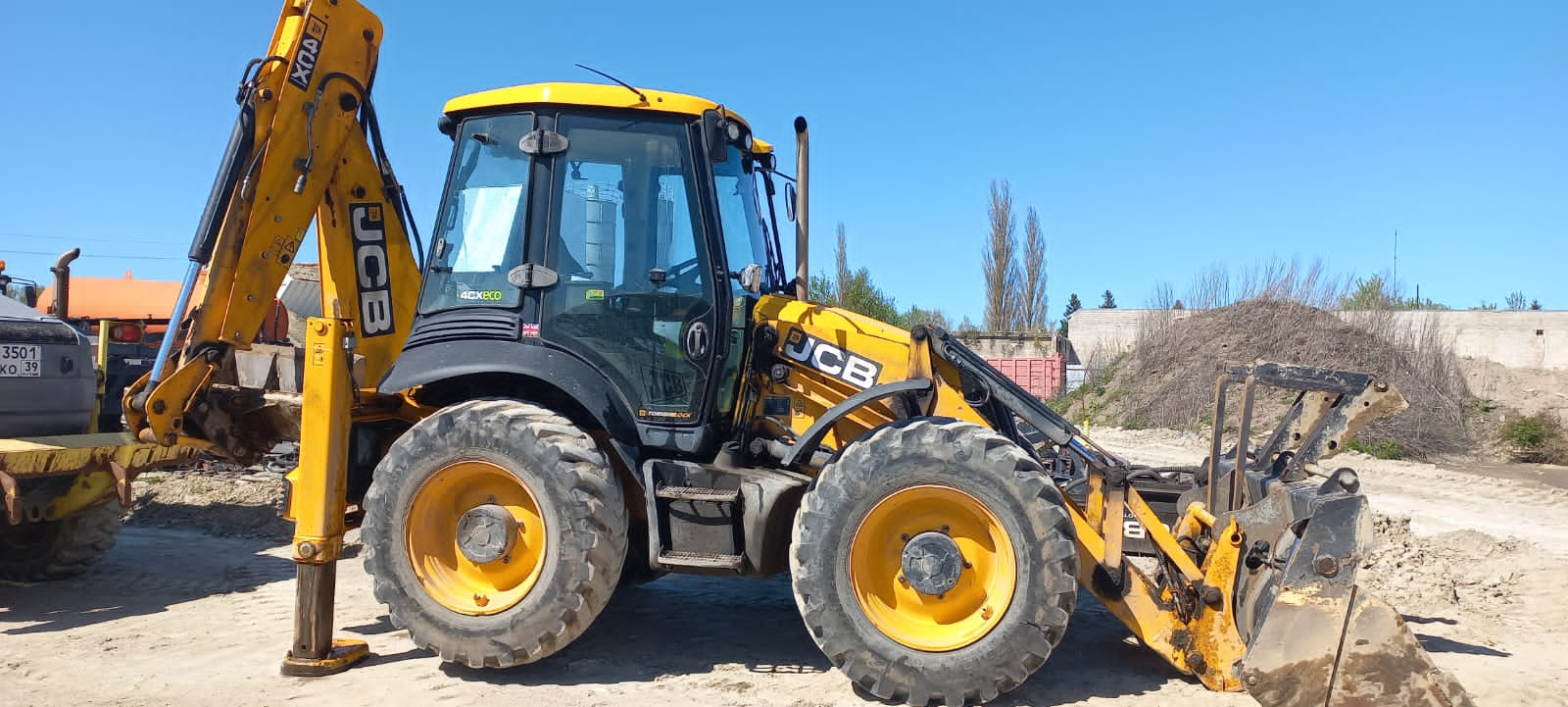 Экскаватор-погрузчик JCB 4CX