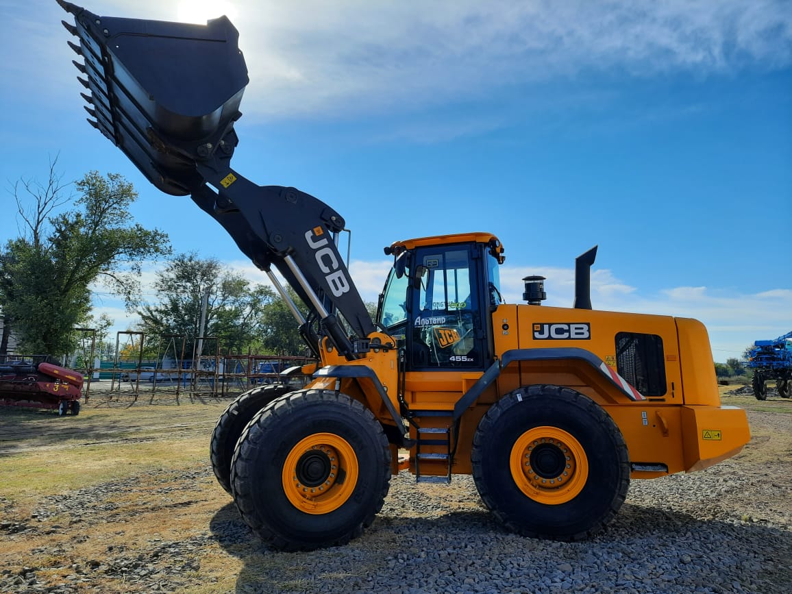 Погрузчик фронтальный JCB 455ZX ковш 3 м3